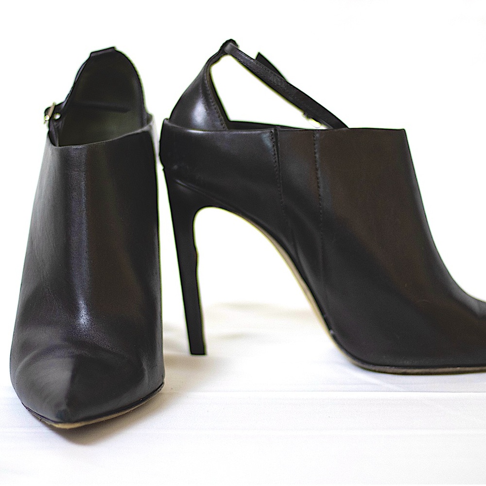 Alexander Wang Black Leather Pointy Toe Caged Ankle Stilettos Size 39.5